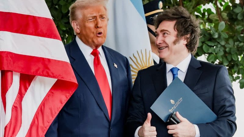 Milei y Trump sellaron su alianza en la Casa Blanca con respaldo político y promesas económicas condicionadas
